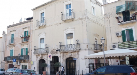 Bari, quel tempio nascosto in un palazzo: � la chiesa della Trinit� e dei Santi Medici